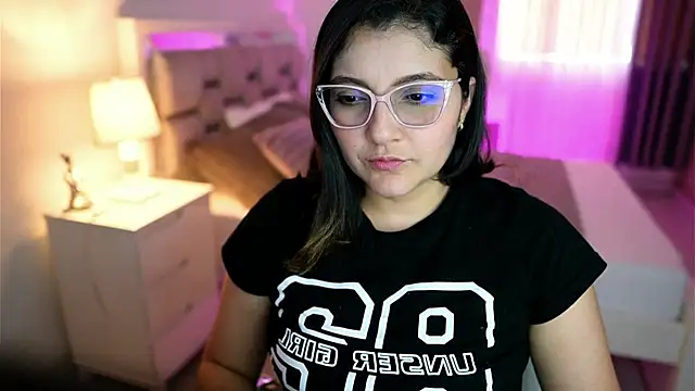 Camilaa bueno online show from 8, 3, 2025