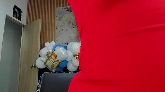 Any topless online show from 23, 9, 2025