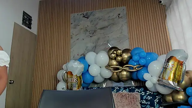 Any topless online show from 1, 10, 2025