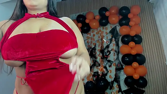 Any topless online show from 21, 10, 2025