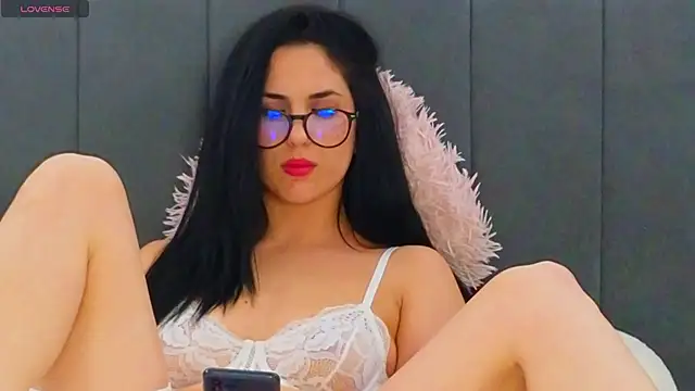 LauraMirage online show from 28, 11, 2025