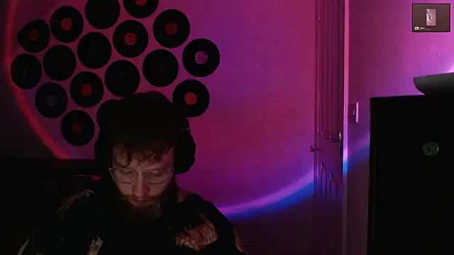 PrettyGinger online show from 1, 12, 2025