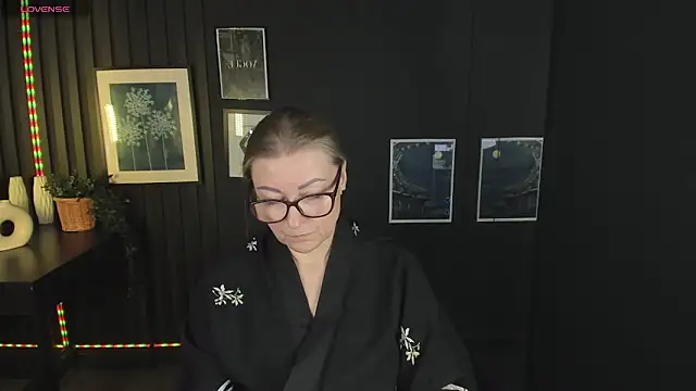 AlexandraKind online show from 7, 3, 2025