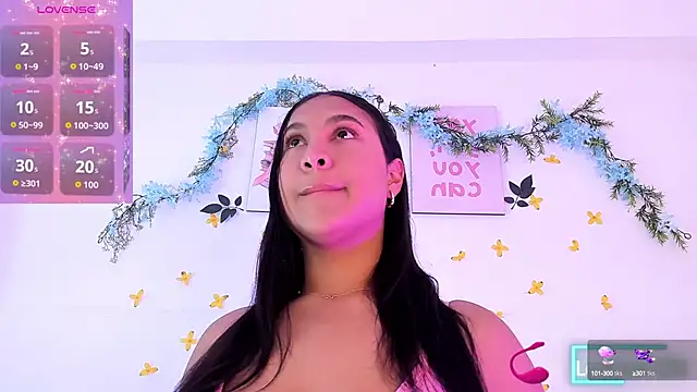 Snapshot of _karenestrada chatting on 8, 10, 2025 karenestrada online show from 8, 10, 2025