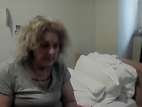 housewife shantie online show from 28, 2, 2026