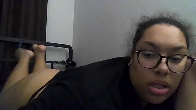 Snapshot of ariadxxx chatting on 10, 12, 2024 ariadxxx online show from 10, 12, 2024