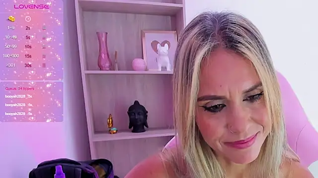 Snapshot of Evangeline_johns chatting on 13, 3, 2025 Evangeline johns online show from 13, 3, 2025