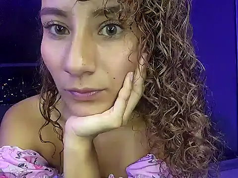 Snapshot of varenkaivanova_22 chatting on 22, 12, 2024 varenkaivanova 22 online show from 22, 12, 2024