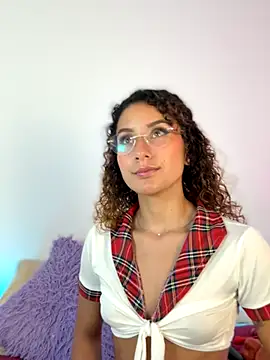Snapshot of varenkaivanova_22 chatting on 10, 9, 2025 varenkaivanova 22 online show from 10, 9, 2025