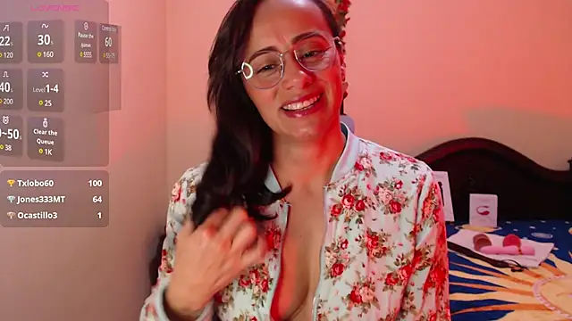 Snapshot of sara_florez1 chatting on 5, 2, 2025 sara florez1 online show from 5, 2, 2025