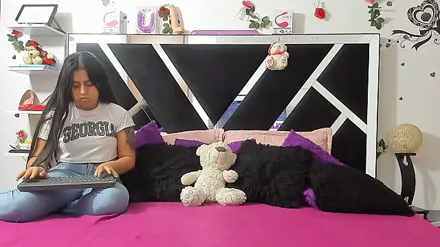 Snapshot of abby_eemily chatting on 13, 9, 2025 abby eemily online show from 13, 9, 2025