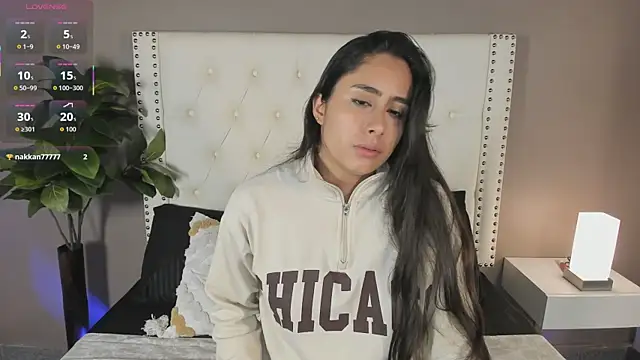 Julia Martinez  online show from 20, 7, 2026