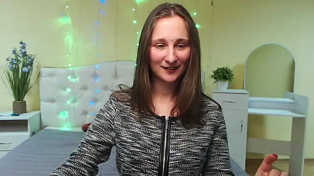 MichelLeee online show from 3, 2, 2025