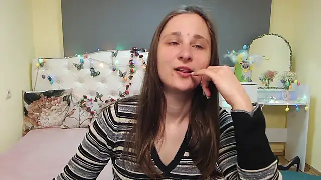 MichelLeee online show from 6, 4, 2026