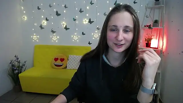 Snapshot of MichelLeee chatting on 23, 4, 2026 MichelLeee online show from 23, 4, 2026
