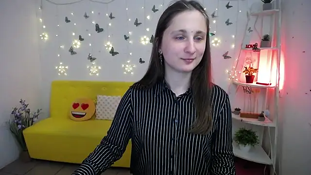 Snapshot of MichelLeee chatting on 1, 5, 2026 MichelLeee online show from 1, 5, 2026