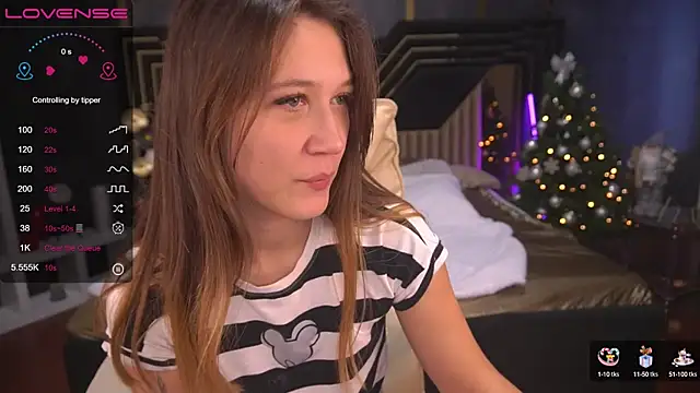 DreamyLinaa online show from 4, 1, 2025