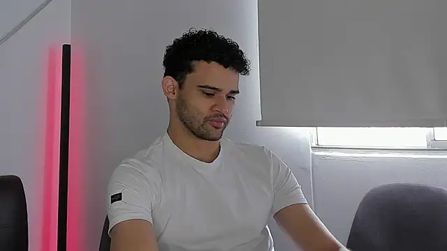 andrewChris  online show from 6, 10, 2025