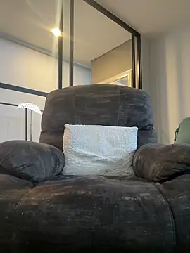 DimitriSullivan  online show from 22, 2, 2025