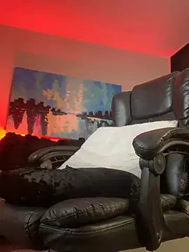 DimitriSullivan  online show from 4, 3, 2025