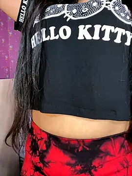 Snapshot of Velyn_18 chatting on 12, 11, 2025 Velyn 18 online show from 12, 11, 2025