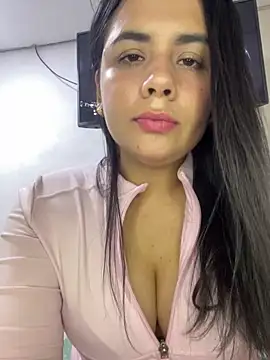 Leyna Kenet online show from 15, 2, 2026