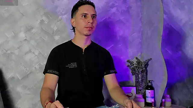 Snapshot of -Bruno-Bs chatting on 8, 10, 2025 -Bruno-Bs online show from 8, 10, 2025