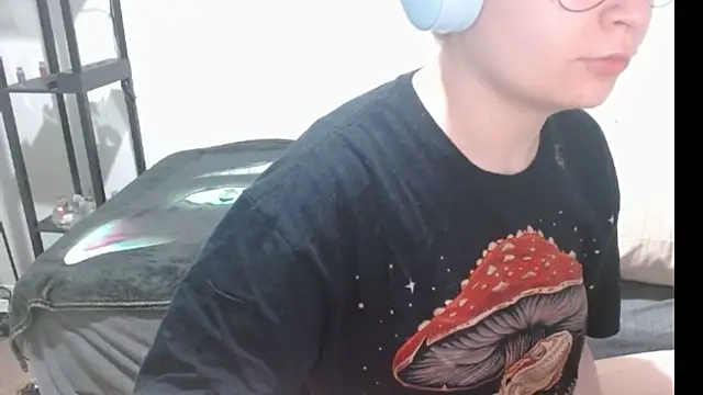 Snapshot of livcutebaby chatting on 31, 12, 2024 livcutebaby online show from 31, 12, 2024