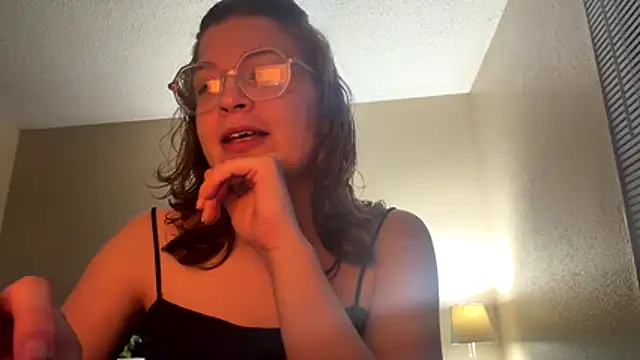 Snapshot of livcutebaby chatting on 18, 7, 2026 livcutebaby online show from 18, 7, 2026