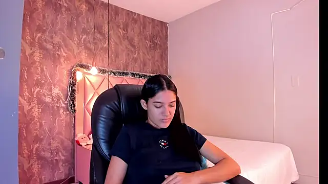 SKYLERWHIITEE online show from 21, 12, 2024