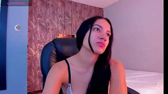 SKYLERWHIITEE online show from 15, 1, 2025