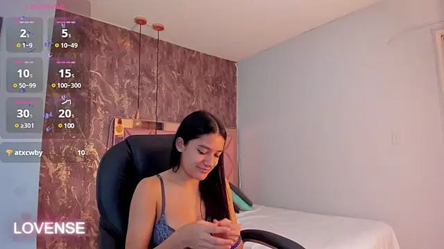 SKYLERWHIITEE online show from 1, 3, 2025