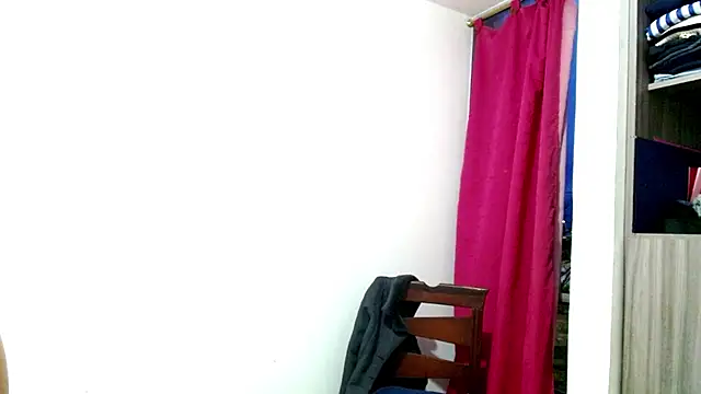 Snapshot of nicolle_milf1978 chatting on 17, 4, 2026 nicolle milf1978 online show from 17, 4, 2026