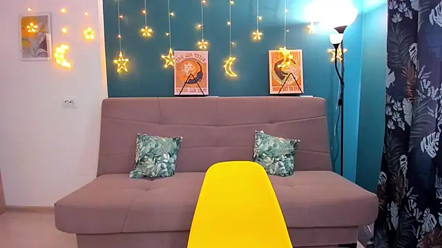 Snapshot of Xloe_Queen chatting on 5, 3, 2025 Xloe Queen online show from 5, 3, 2025