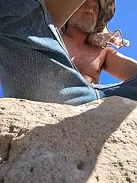 DatingProfile USA 43 str8 online show from 8, 3, 2025