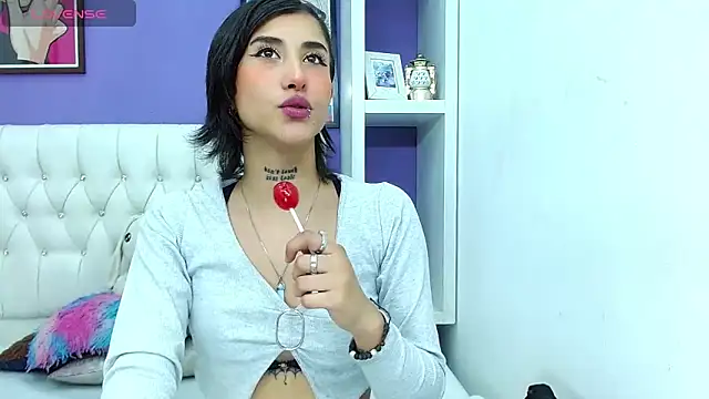 Snapshot of aliss-diaz chatting on 17, 2, 2025 aliss-diaz online show from 17, 2, 2025