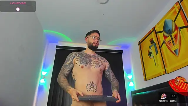 Snapshot of connor_santtos chatting on 6, 3, 2025 connor santtos online show from 6, 3, 2025