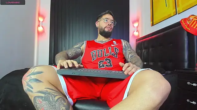 Snapshot of connor_santtos chatting on 8, 3, 2025 connor santtos online show from 8, 3, 2025