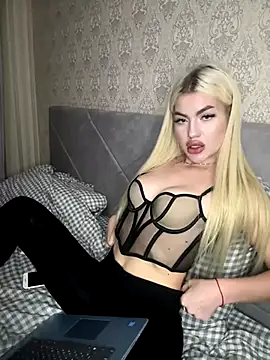 Snapshot of Cute_Barbieee_ chatting on 8, 12, 2024 Cute Barbieee online show from 8, 12, 2024