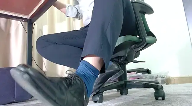 Snapshot of softlyS chatting on 10, 3, 2025 softlyS online show from 10, 3, 2025