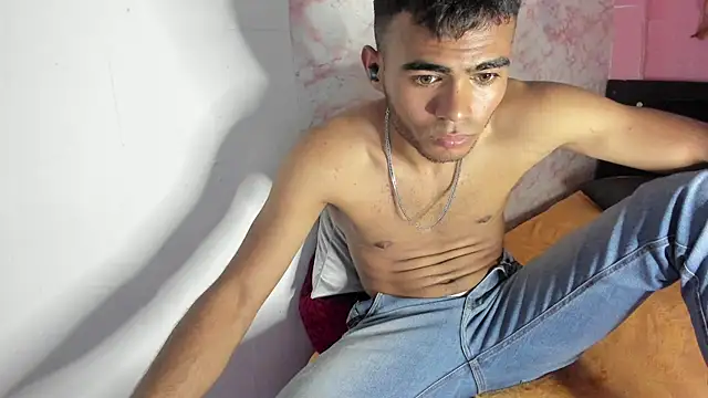 Snapshot of alessandro_2005 chatting on 6, 2, 2025 alessandro 2005 online show from 6, 2, 2025