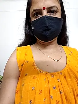 Snapshot of Cute-manisha chatting on 4, 5, 2026 Cute-manisha online show from 4, 5, 2026