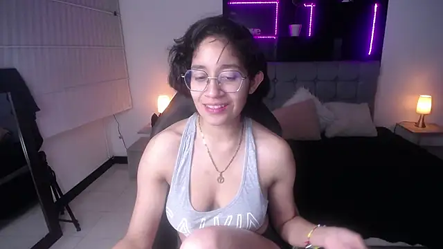 Lili Gomez  online show from 15, 3, 2025