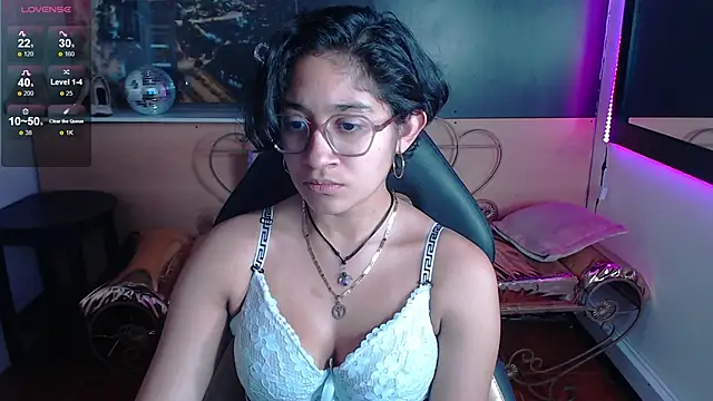 Lili Gomez  online show from 2, 10, 2025