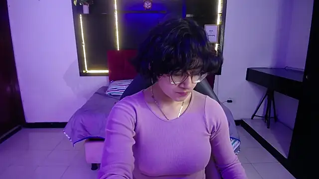 Lili Gomez  online show from 8, 11, 2025