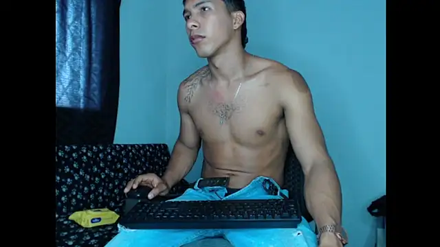Snapshot of maximo_vega_newv chatting on 13, 12, 2024 maximo vega newv online show from 13, 12, 2024