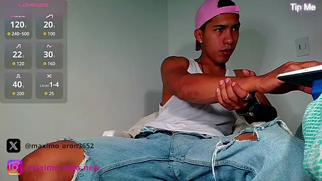Snapshot of maximo_vega_newv chatting on 8, 9, 2025 maximo vega newv online show from 8, 9, 2025