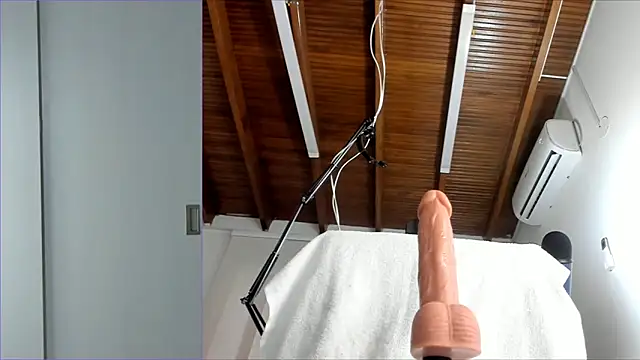 Lucy carter  online show from 12, 11, 2025