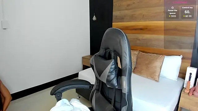 stephanya  online show from 13, 10, 2025