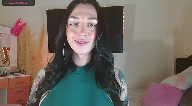 Snapshot of karla_zambrano chatting on 24, 1, 2025 karla zambrano online show from 24, 1, 2025